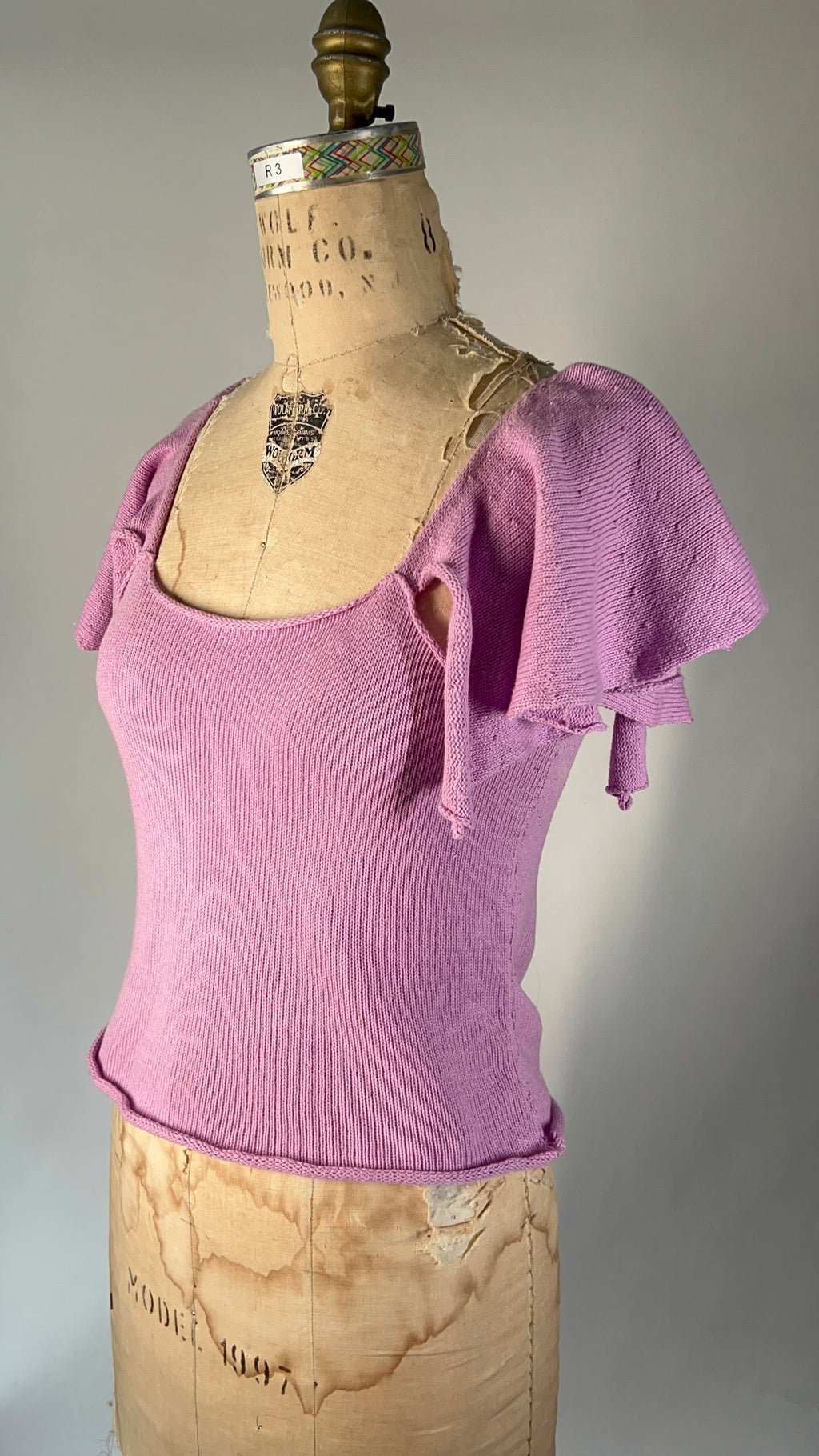 Flounced knit top no. 1