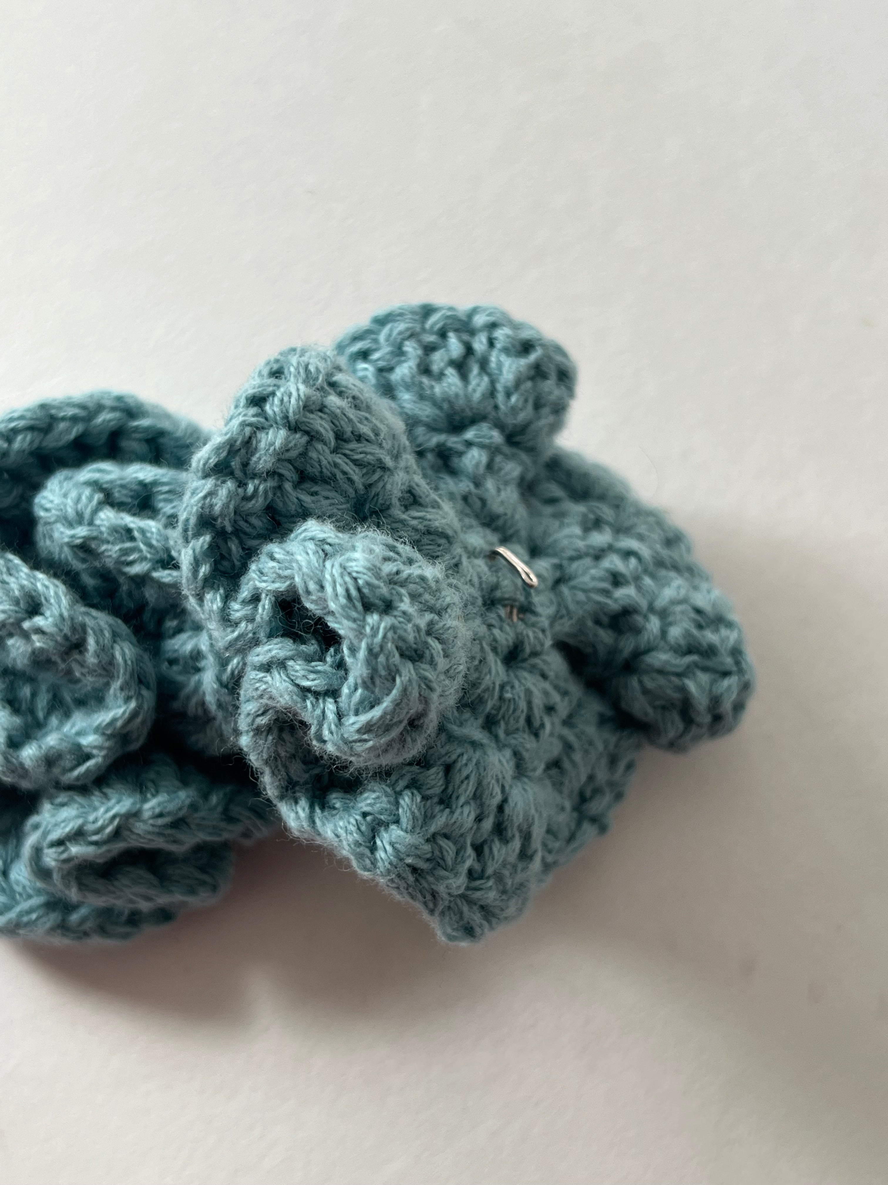 Crochet hyperboloid broach