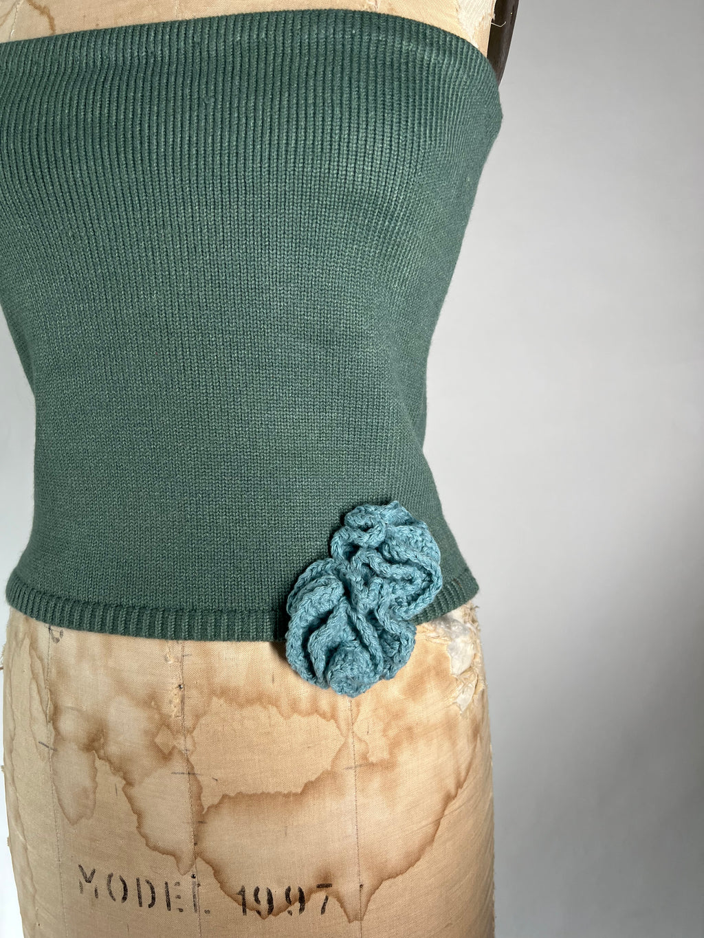 Crochet hyperboloid broach